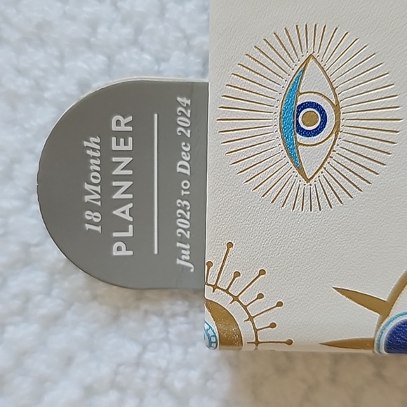 18 MONTH PLANNER - Picture 3 of 8